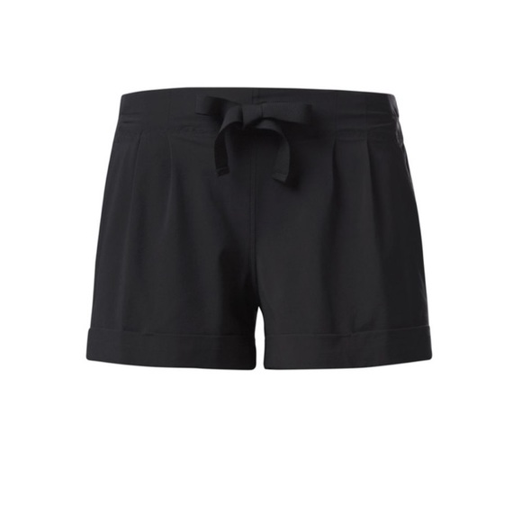 *SOLD* Lululemon Spring Break Away Short II - Picture 2 of 6